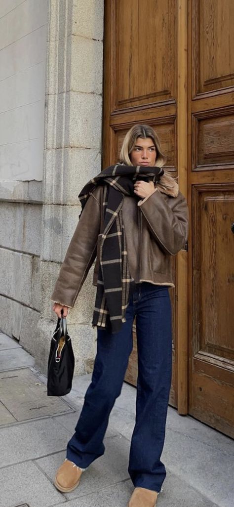 Scandinavian Street Style Winter, Scandinavian Outfit Winter, Plaid Trench Coat Outfit, Scandinavian Fashion Winter, Scandinavian Winter Fashion, Outfit For Cold Days, Washington Dc Outfit, November Inspiration, Europe Fall Outfits