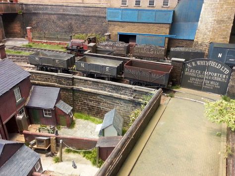 Industrial Railways of Leeds, OO Gauge. Oo Gauge Railway Layout, Hornby Trains, Railroad Industry, Model Industry, Trains For Sale, Oo Gauge, Toy Trains Set, Standard Gauge, Toy Trains