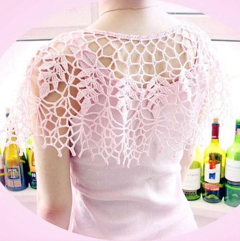 Crochet Lace Capelet, Crochet Lace Bolero, Cap Design Ideas, Bolero Haken, Vintage Crochet Doily Pattern, Crochet Shawlette, Crochet Scarf Diagram, Crochet Caplet, Crochet Cape Pattern