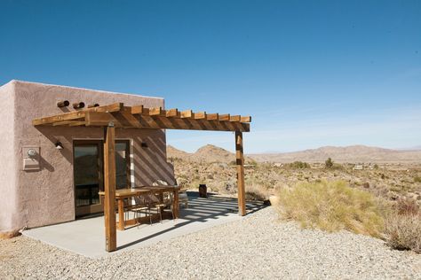 Desert Small House, Adobe Casita, Small Adobe House, Adobe Small House, Desert House Exterior, Desert House Plans, Super Adobe House Plans, Tiny Adobe Casita, Modern Adobe House