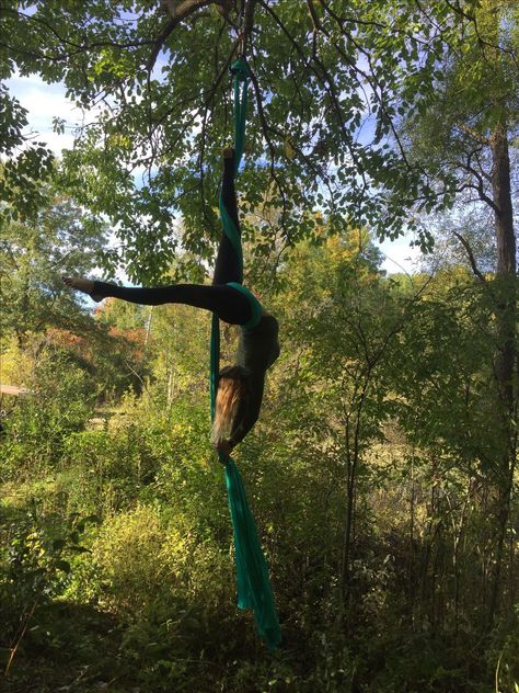 Aerial Silks Beginner, Arial Silks, Aerial Gymnastics, Silk Dancing, Aerial Silk, Aerial Hammock, Aerial Acrobatics, Aerial Dance, Aerial Arts