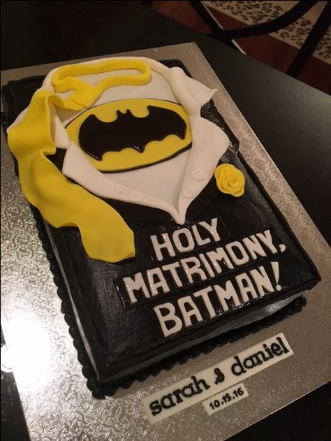 Batman Grooms Cake Wedding, Batman Grooms Cake, Batman Wedding Cakes, Groomsman Cake, Batman Wedding, Batman Theme, Wedding Colors Purple, Gold Wedding Dress, Party Desserts