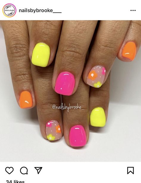 Bright Vacation Nails, Fun Bright Nails, Summer Bright Nails, Nails Mom, Neon Pink Nails, Summer Nail Colors, Fantasy Nails, Nail Time, Vacation Nails