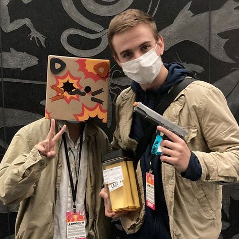 Ethan Winters Cosplay, Crumb Cuptoast Fanart, Crumb Fanart, Ethan Winters Icon, Ethan Winters Fanart, Crumb Cuptoast, Ethan Winters, Box Head, Resident Evil Leon