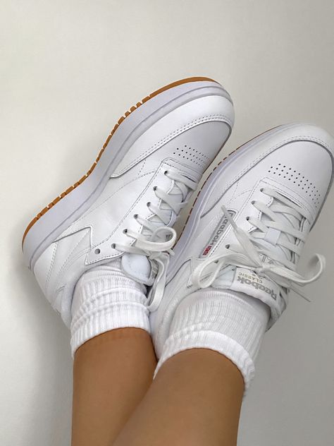 White Reebok Sneakers Outfit, Reebok Aesthetic, Reebok Sneakers Outfit, Reebok Shoes Outfit, Rebook Shoes, White Reebok Shoes, Reebok Outfit, Reebok White Sneakers, Sneakers Instagram