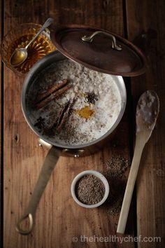 Winter Warming Porridge With Chai Aromatics 1 cup raw buckwheat groats (see notes) 3 cups filtered water 2 cinnamon sticks 2 star anis 1 vanilla bean, split, seeds scraped or 1 teaspoon vanilla bean paste Few slices of fresh ginger Pinch sea salt Ground flaxseeds to serve 2 cups home made almond milk or milk of your choice Raw or manuka honey to serve or your choice sweetener (see notes) Nourishing Breakfast, Buckwheat Porridge, Make Almond Milk, Buckwheat Groats, Porridge Recipes, Rice Porridge, Chai Spice, Coconut Rice, Filtered Water