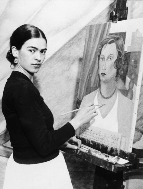 Frida Kahlo Diego Rivera, Frida Kahlo Quotes, Tina Modotti, Frida Kahlo Paintings, Kahlo Paintings, Frida And Diego, Istoria Artei, Frida Art, Feminist Icons