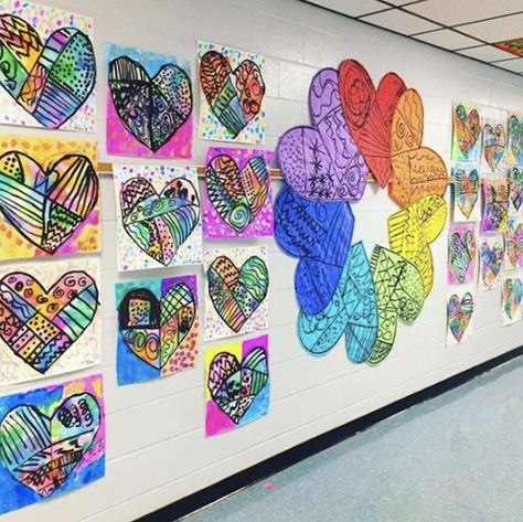 Cassie Stephens: My Favorite Lovey-Dovey Lessons (Just in Time for Valentine's!) Valentines Art Lessons, Britto Art, Heart Art Projects, First Grade Art, Valentine Art Projects, Cassie Stephens, 2nd Grade Art, 3rd Grade Art, Elementary Art Projects