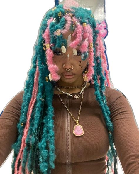 Pink And Blond Locs, Pink And Green Braids, 2a Hairstyles, Main Character Hair, Unique Hair Styles, Hair Jewerly, Punk Style Outfits, Cute Box Braids, Blonde Asian