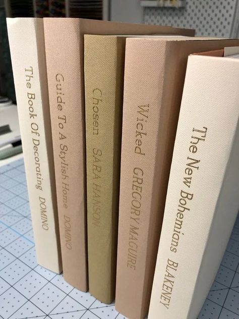 DIY Vintage Book Covers With Cricut Foil Transfer Kit - Organized-ish by Lela Burris Diy Book Spine Cover, Diy Book Covers Vintage, Cover Books With Paper, Cricut Book Cover, How To Make A Book Cover, Cute Book Covers, Diy Book Decor, Diy Book Covers, Cricut Office