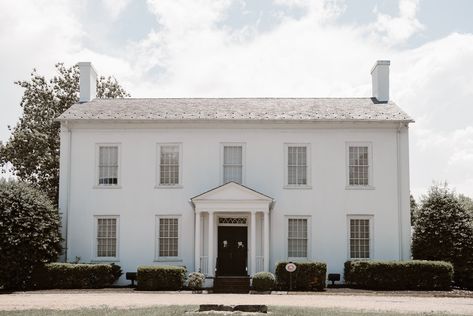 Crescent Bend Wedding Venue | Knoxville Wedding Venues | Knoxville Wedding Photographer | Erin Morrison Photography www.erinmorrisonphotography.com Tennessee Knoxville, Italian Gardens, Bend Wedding, Tennessee River, House Gardens, Marble Wedding, Knoxville Wedding, Wedding Venue Inspiration, Italian Garden