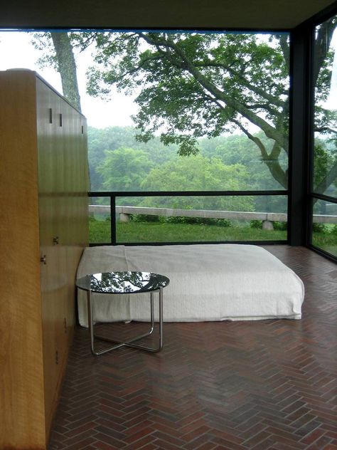 Idiosyncratic Fashionistas: Conjuring the Spirit of Philip Johnson ... Glass House Philip Johnson, Phillip Johnson, Philip Johnson Glass House, Glass House Design, The Glass House, Johnson House, Philip Johnson, New Canaan, Bedroom Pictures