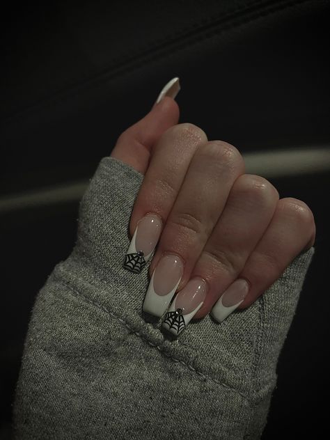 Spiderman French Tip Nails, Spider Web French Tip Nails, Spiderweb Nails, Spider Web Nails, Web Nails, Halloween Acrylic, Black French Tips, Halloween Acrylic Nails, White French Tip