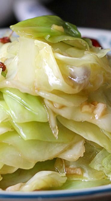 Chinese Cabbage Stir Fry, Stir Fried Cabbage Recipes, Fried Cabbage Recipes, Chinese Kool, Chinese Chicken Recipes, Cabbage Stir Fry, Chinese Vegetables, Chinese Food Recipes, Easy Chinese Recipes