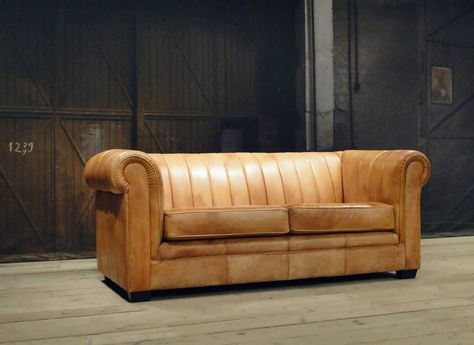 Vintage leren chesterfield bank Chester - ROBUUSTE TAFELS! Direct uit voorraad of geheel op maat >> Chesterfield Bank, Venice Canals, Chester, Interior Inspiration, Venice, Sofa, Leather, Furniture, Home Decor