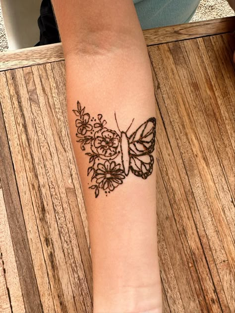 Costa Rica henna Henna Forearm Design, Arm Henna Tattoo Designs, Henna Arm Designs, Henna Forearm, Caroline Tattoo, Forearm Henna, Henna Designs Arm, Henna Butterfly, Arm Henna