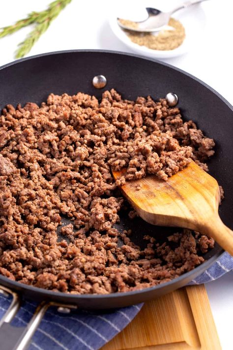 How To Brown Ground Beef For All Recipes How To Brown Ground Beef, Browning Ground Beef, How To Cook Ground Beef, Egg Noodle Dishes, Beef Snacks, Ground Beef Breakfast, Sauteed Chicken Breast, Egg Noodle Recipes, Ground Beef And Rice