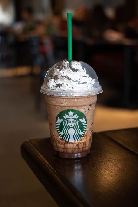 Cookie Crumble Starbucks, Cookie Crumble Recipe, Starbucks Mocha Cookie Crumble, Mocha Cookie Crumble Frappuccino, Individual Christmas Desserts, Cookie Crumble Frappuccino, Mocha Sauce, Peppermint Mocha Frappuccino, Mocha Cookie Crumble