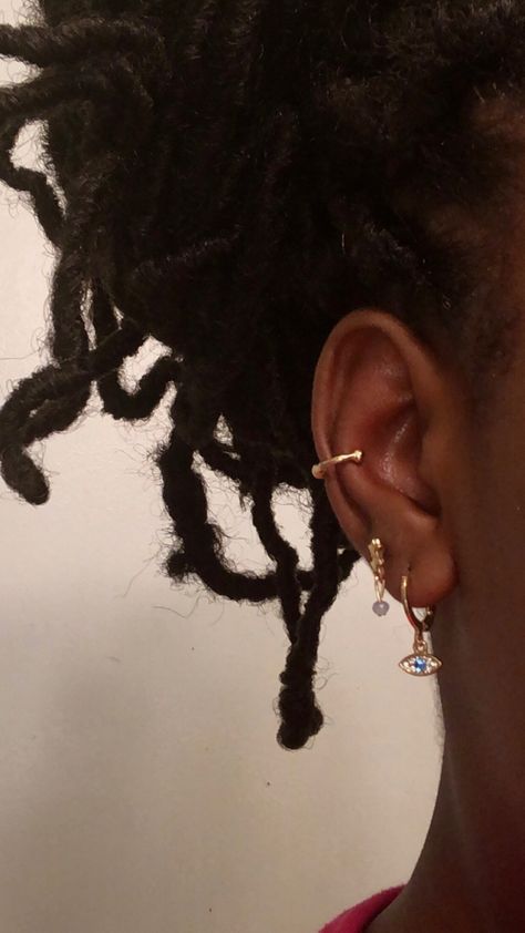 Piercing For Black Women, Piercing Black Girls Ideas, Black Woman Ear Piercings, Pierced Ears Black Women, Woman Piercing Ideas, Silver Earrings Black Women, Black Girls Ear Piercings, Eat Piercings Ideas Black Women, Earrings Aesthetic Black Women