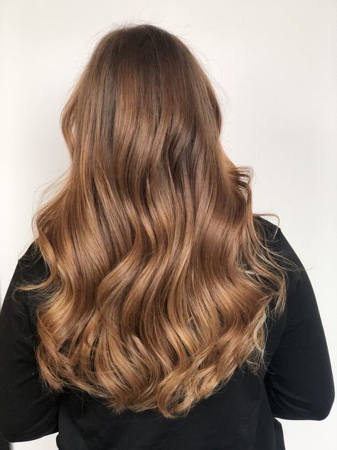 Golden Caramel Brown Hair, Haircut Straight Across, Carmel Honey Brunette, Natural Sunkissed Brown Hair, Rich Light Brown Hair Color, Natural Hair Color Ideas For Brunettes, Light Bronze Hair, Honey Hair Color Caramel, Caramel Bronde Haircolor