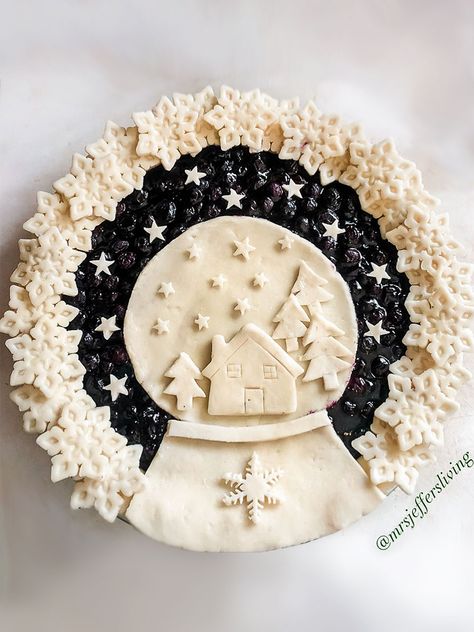 12 Festive Christmas Pie Crust Ideas - Allspice Christmas Pie Crust Designs, Christmas Pie Crust, Pie Crust Ideas, Creative Pie Crust, Christmas Pies, Fancy Pie Crust, Pie Crust Art, Beautiful Pie Crusts, Crust Designs