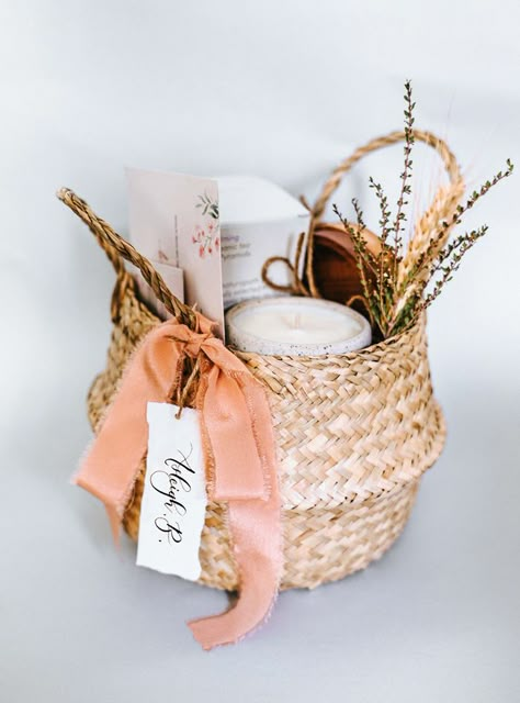 Rustic Gift Basket, Hamper Decoration Ideas Gift, Gift Business Ideas, Bridal Hamper, Rustic Hampers, Bridesmaid Hamper, Self Care Hamper, Basket Hampers, Self Care Gift Basket