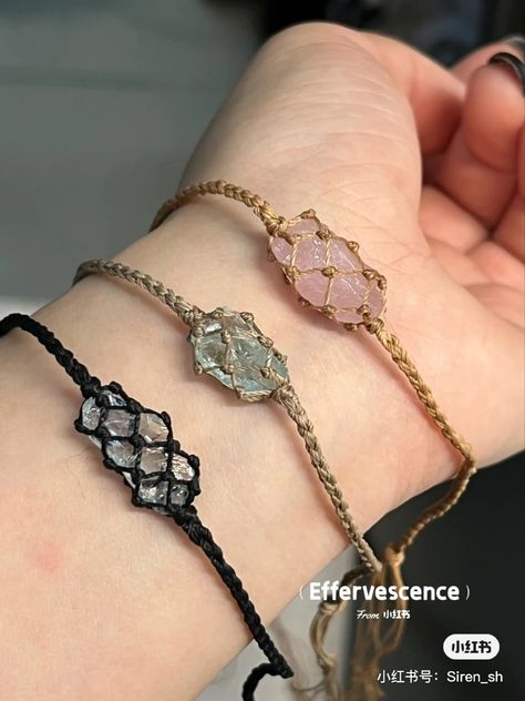 Gemstone Macrame Tutorial, Crystal Jewelry Diy, Diy Braided Bracelet, Macrame Bracelet Patterns, Diy Bracelets Easy, Diy Bracelet Designs, Diy Bracelets Patterns, Diy Wire Jewelry, Handmade Wire Jewelry