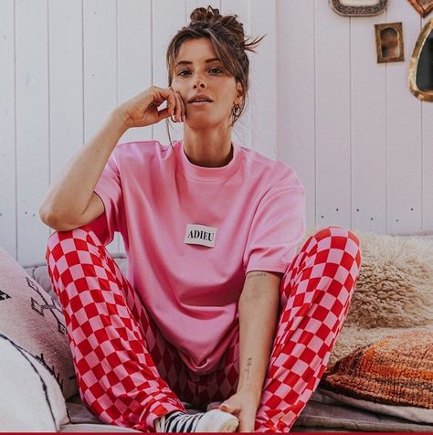 Dopamine Dressing Summer, Neon Pink Outfit Ideas, Bubblegum Outfits, Dopamine Outfits, Outfits Aesthetic Colorful, Colorful Fashion Style, Colourful Clothes, Outfits Colorful, Studio Website