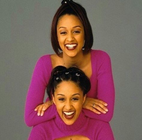 Tia & Tamera Mowry Tia And Tamera, Tamara Mowry, Tia And Tamera Mowry, Celebrity Twins, Tia Mowry, 2000s Girl, Tamera Mowry, Sister Sister, Vintage Black Glamour