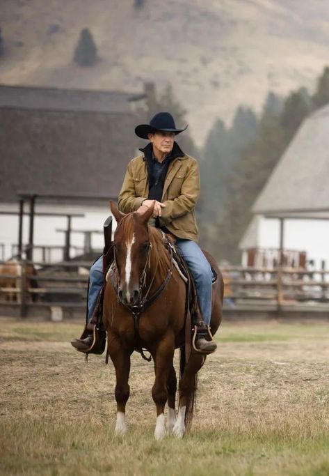 Yellowstone Horses, Kevin Kostner, Yellowstone Aesthetic, Yellowstone Show, Yellowstone Tv Series, Gaming Supplies, Cowgirl Photography, Cowboy Lifestyle, John Dutton