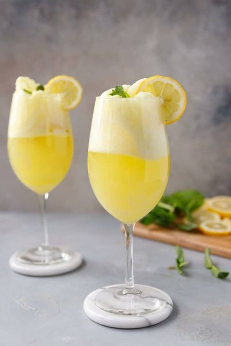 Limoncello Ice Cream, Limoncello Desserts, Lemon Salad Dressing, Limoncello Drinks, Vanilla Bean Recipes, Lemon Salad Dressings, Creme Brulee Desserts, Lemon Creme, Ice Cream Cocktails