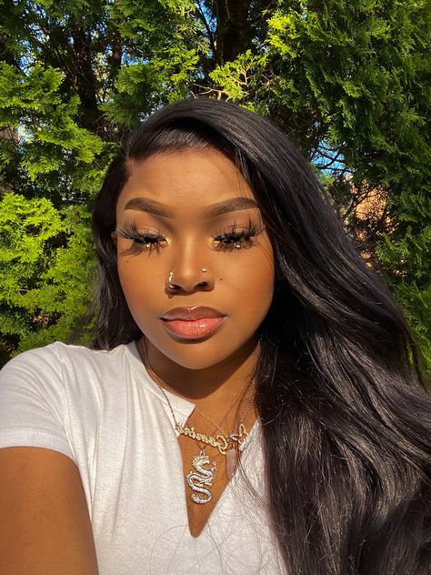 Nose Piercing Black Women, Double Piercing Nez, Double Nose Piercing Black Women, Double Nose Piercing Aesthetic, One Nose Piercing, 2 Nose Piercing, Nose Piercing Black Woman, Two Nose Piercings, Double Nose Piercing