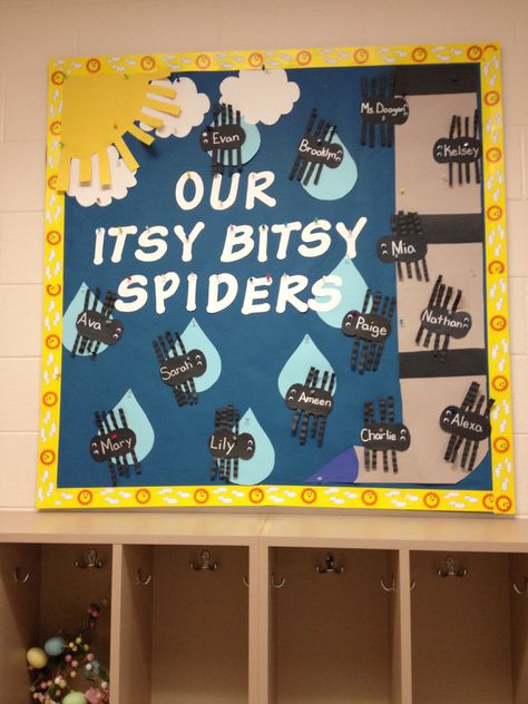 Itsy Bitsy Spider bulletin board for pre school! Preschool Boards Ideas, Itsy Bitsy Spider Bulletin Board Ideas, August Bulletin Board Ideas For Toddlers, Pre K October Bulletin Boards, Nursery Rhymes Bulletin Boards Ideas, Baby Room Bulletin Boards Ideas, Bulletin Boards For Preschool Classroom, Nursery Rhyme Bulletin Boards, Infant Classroom Bulletin Boards