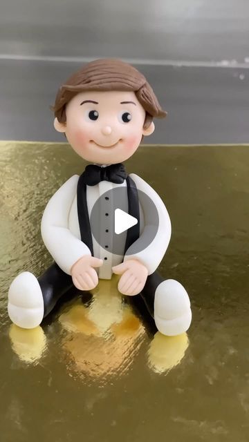 How To Make Fondant People, Fondant Person Tutorial, Marzipan Figures Easy, Fondant Man Figure Tutorial, Cute Fondant Cake Ideas, How To Make Fondant Figures, 2year Birthday, Fondant Eyes, Fondant People Tutorial