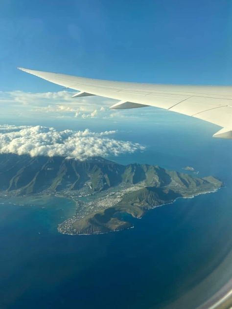 Flights are booked! 🌺 Slight change of plans though, Axton Palomarez is going with me instead of Stephen. I can't wait to spend this quality time with him! After visiting and talking colleges recently it's that much more real that our days with him are numbered. 🥺 What are your necessities for longer flights? 🤔 Hawaii Airplane View, Plane To Hawaii, Hawaii Airport, Lovely Aesthetic, Dream Summer, Summer Life, Vacation Tips, Hawaii Life, Summer 2025