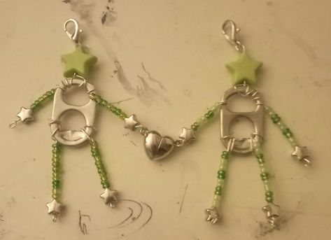 Can Tab People, Crafts With Friends Adults, Soda Can Jewelry, Trendy Craft Ideas, Cute Homemade Jewelry, Can Tab Friends, Soda Tab People, Can Top Crafts, Cute Diy Accessories