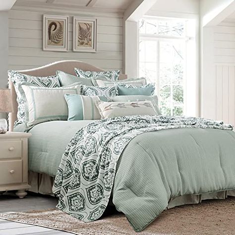 Color Jade, Down Comforters, White Linen Bedding, Green Chevron, Luxury Bedding Collections, Green Bedroom, Coastal Bedrooms, King Comforter Sets, Luxury Bedding Sets