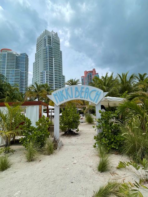 Miami Nikki Beach, Miami Beach Club, Nikki Beach Miami, Cardio Motivation, Florida Vibes, Tropical Backyard Landscaping, Prettiest Beach, Miami South Beach, Miami Vibes