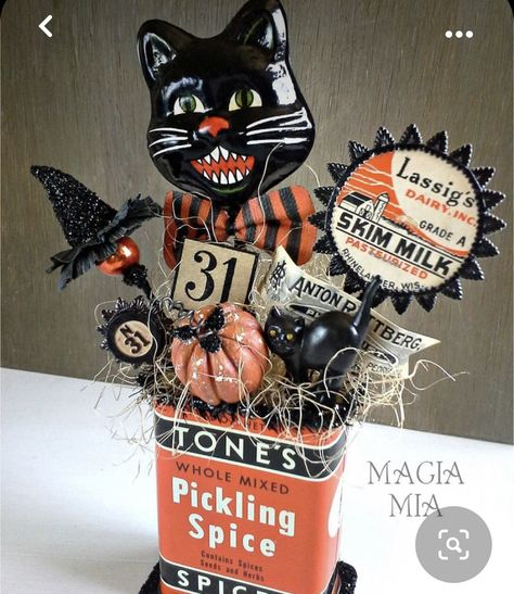 Halloween Assemblage, Vintage Halloween Crafts, Halloween Embellishments, Halloween Shadow Box, Halloween Crafting, Halloween Craft Projects, Halloween Folk Art, Primitive Halloween, Vintage Halloween Decorations