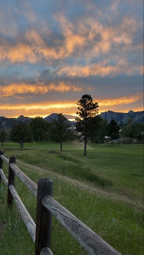 Sunset in the Mountains, sunset photography, Estes Park Colorado, US travel, travel, fence, views, meadows, green grass, pretty skies, mountains, nature Estes Park Colorado Aesthetic, Colorado Ranch Aesthetic, Colorado Estes Park, Colorado House Aesthetic, Colorado Aesthetic Wallpaper, Colorado Countryside, Colorado Homestead, Houses In Colorado, Rural Colorado