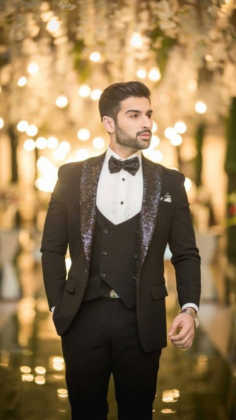 Reception Suit Men, Fashion Outfits Europe, Royal Tuxedo, Cocktail Dress For Men, Engagement Outfit For Man, Blazer For Men Wedding, Tuxedo Ideas, Best Wedding Suits For Men, Wedding Suit Men