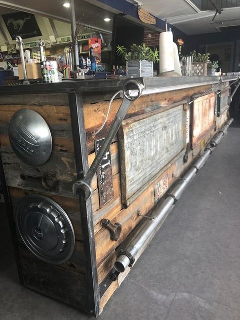 Custom Hot Rod Tailgate Bar - Etsy Man Cave Liquor Display, Tailgate Bar Ideas, Outdoor Bar Countertop Ideas, Garage Bar Ideas Man Caves, Man Shed Bar, Auto Repair Shop Design, Barn Bar Ideas, Rustic Bar Ideas, Garage Bars