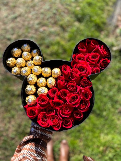 Mickey Flower Arrangement, Mike Mouse, Personalised Gifts Diy, Flower Box Gift, Ribbon Bouquet, Mouse Party, Mini Mouse, Chocolate Bouquet, Ferrero Rocher