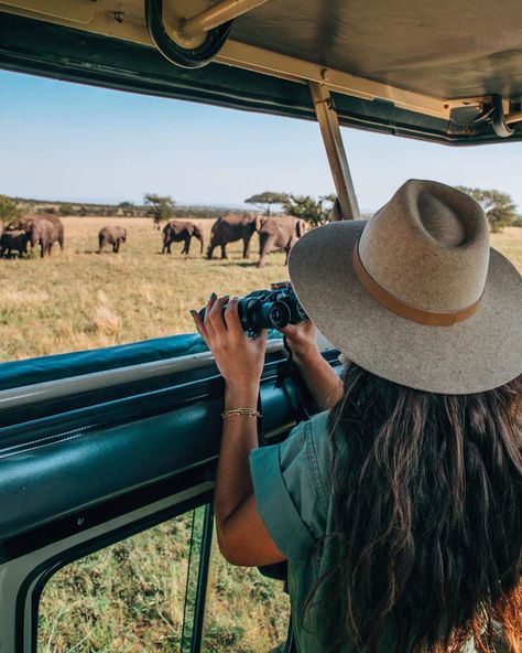 ✿ BON VIVANTS CREATIVE ✿ on Instagram: “Africa, you are pure magic 🇹🇿 It was seriously a dream to wake up every morning and go on safari game drives with @fsserengeti ✧…” Zanzibar Aesthetic, 20s Life, Safari Game, Safari Outfits, Tanzania Safari, Serengeti National Park, On Safari, Personal Photography, First Encounter