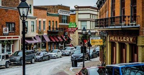 18 small towns near Chicago you need to visit - Curbed Chicago Indiana Dunes State Park, Galena Illinois, Michigan Vacations, Hiking Spots, Winter Getaway, Downtown Chicago, Northern California, Main Street, Small Town