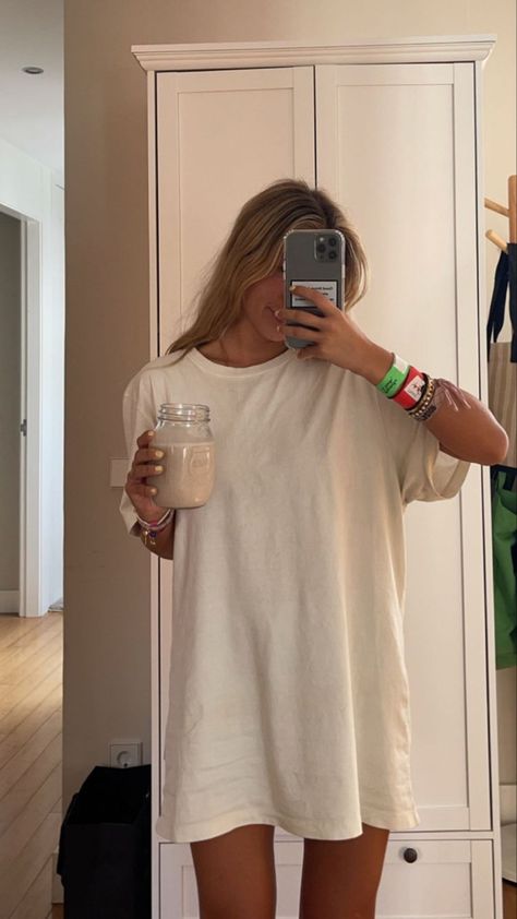 Oversized Tshirt Pjs Aesthetic, Oversized Tshirt Pajamas, At Home Outfits Summer, Comfy Outfits Lazy Summer, Comfy Home Outfits, Homewear Outfit, Plain Tunic, At Home Outfits, Outfit Oversize