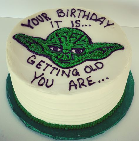 Easy Yoda Cake, Star Wars Buttercream Cake, Starwars Birthday Cake Ideas, Starwars Cakes Birthday, Star Wars Cakes Birthday Boys, Star Wars Cake Yoda, Yoda Cake Ideas, Easy Star Wars Cake, Star Wars Cake Easy