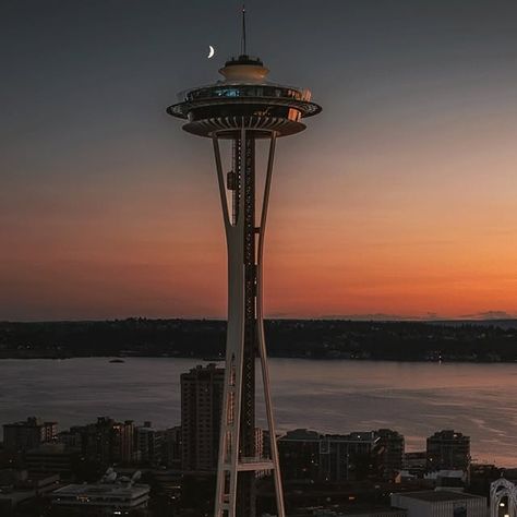 Benjamin Johann on Instagram: "Seattle’s ultimate power couple: the Space Needle flexin’ like a true icon and MoPOP lookin’ like a colorful mood ring that can’t decide on a vibe. 🏙️✨ Together, they’re serving skyline realness and making tourists forget all about their coffee runs. ☕🤭  Which one’s got your attention more—Needle with the skyline drip or MoPOP with the artsy glow-up? Drop your votes below! 👇  Tag your Seattle squad and let’s plan the ultimate PNW day—’cause these two aren’t going anywhere, but your feed will thank you! 📸🖤  @djiglobal | Mavic 3 | ND4PL @hasselblad  . . . . #seattle #seattlewashington #seattle_sites #seattlemag #secretseattle #visitseattle #seattleinsiders #curiocityseattle #toneception #eclectic_shotz #moodygrams #moody_tones #depthobsessed #depthsofearth Seattle Space Needle Aesthetic, Space Needle Aesthetic, Aesthetic Seattle, Seattle Aesthetic, Seattle Space Needle, Seattle Vacation, Vision 2025, Visit Seattle, Board Pictures