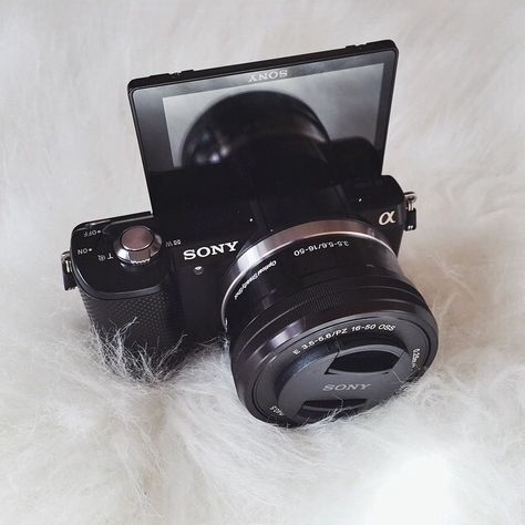 Sony a5000. The Screen makes it perfect for creating YouTube videos. Digital Camera Accessories, Camera Aesthetic, Creation Photo, Youtube Channel Ideas, Camera Digital, Vlogging Camera, System Camera, Sony Camera, Camera Gear