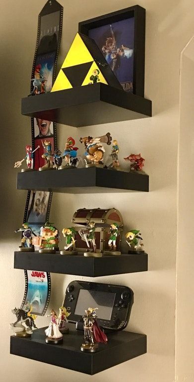 Nerd Game Room, Video Game Display Ideas, Zelda Room Ideas, Zelda Game Room, Gaming Shelves, Zelda Room Decor, Mancave Ideas Basement, Sala Nerd, Geek Room Ideas